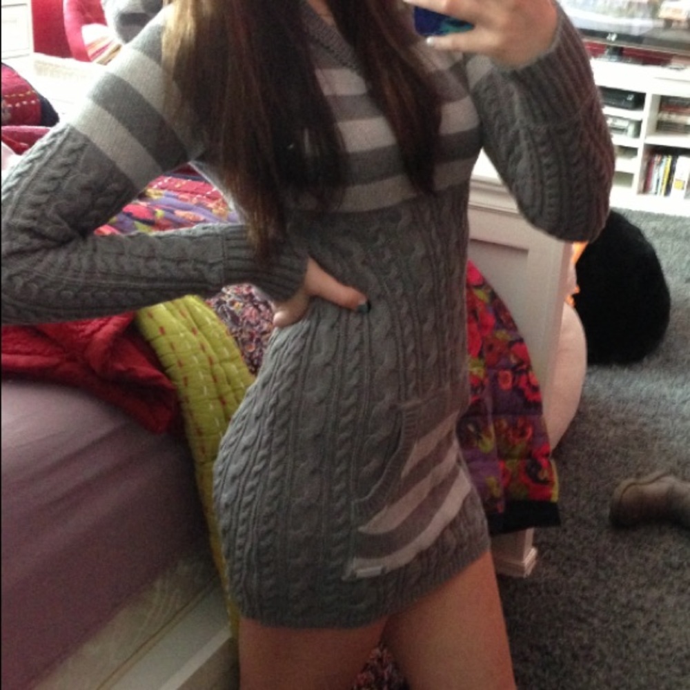 Tokyo brand Sweater Dress - Picture 4 of 6